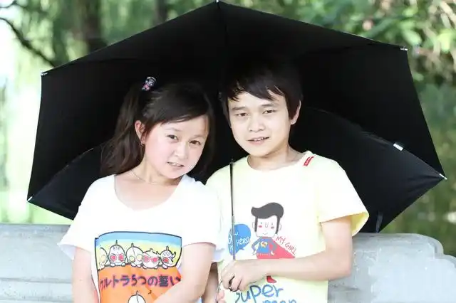 朱洁秦学士的孩子几岁了(朱洁34岁身高1米28丈夫秦学士是高材生)(11)