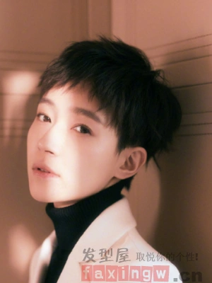 鬓角铲短的女生超短发只属于勇敢与美貌并存者