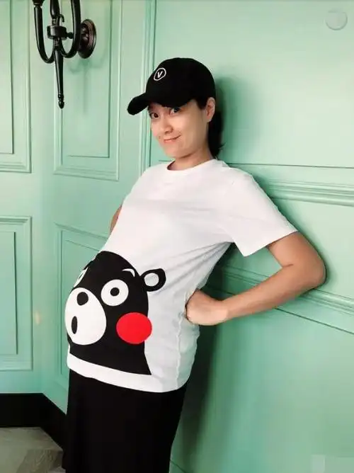 6位女星孕肚照李小萌美美哒霍思燕一塌糊涂谢娜走不动