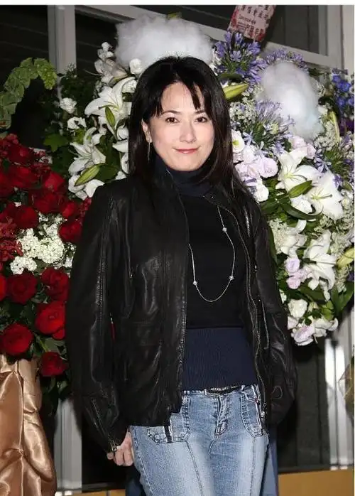 金城武的前女友身材好穿抹胸装走红毯好身材真是太撩人了