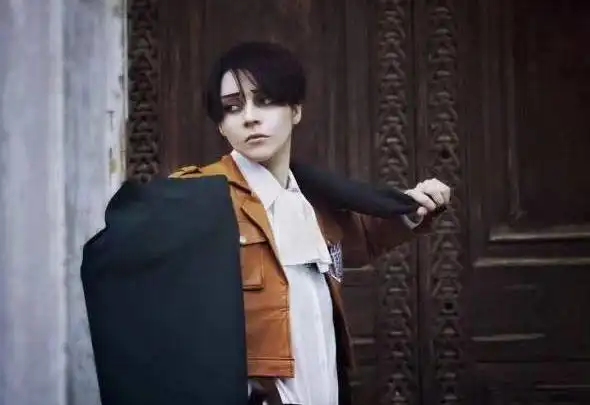 进击的巨人利威尔以队友的鲜血来浇灌成长却少年感十足