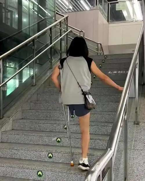 我,90后独腿女孩,4岁被截肢,如今逆袭成运动员,人生不设限