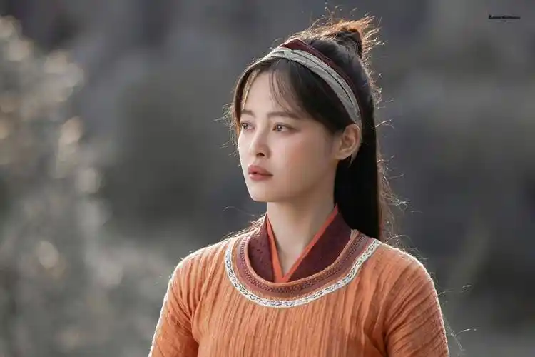 李沁挡不了,唐嫣压不住,她把"欲望"写脸上,观众却更爱了