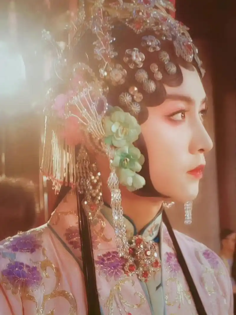 陈晓陆行知女装