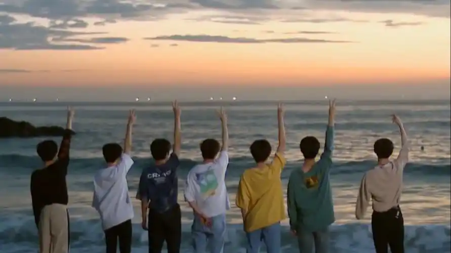 日出限定tnt_日出_时代少年团_生活记录_接地气生活