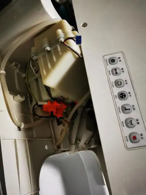 天才修好了智能马桶