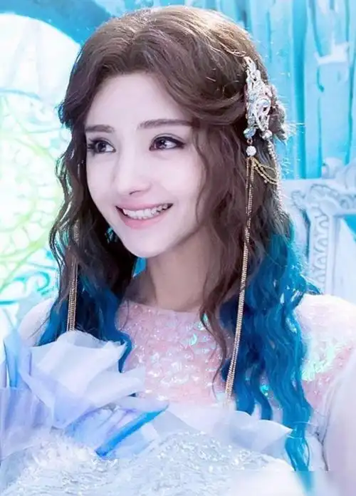 网友曝麦迪娜,姜潮现身医院,麦迪娜疑似怀孕,姜潮方回应传闻|新还珠格