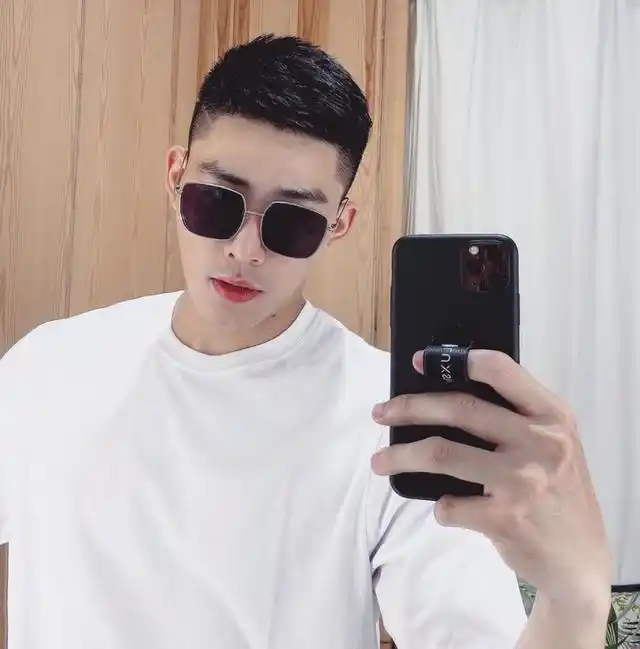 今年流行这些"短发",时髦又显帅气|短发|头发|发型_新浪新闻