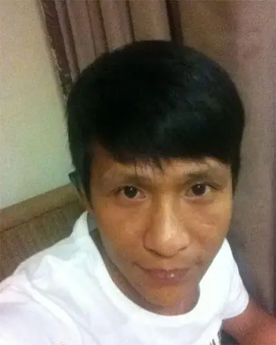 18岁的宋小宝虽然也黑但有点帅18岁的黄渤一言难尽