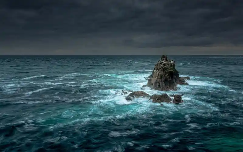 壁纸 岩石,海,风暴,云彩 3840x2160 uhd 4k 高清壁纸, 图片, 照片