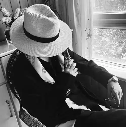 12月2日 9:14   关注  黑白男头 西装男头 男生头像 评论 收藏