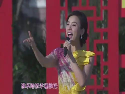 关立一, 张旭男表演的喜剧脱口秀《小拜年》唐韵队的扎西顿珠,白致瑶