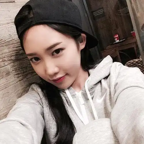 不朽的少年有着放肆的梦.可爱唯美女生qq皮肤