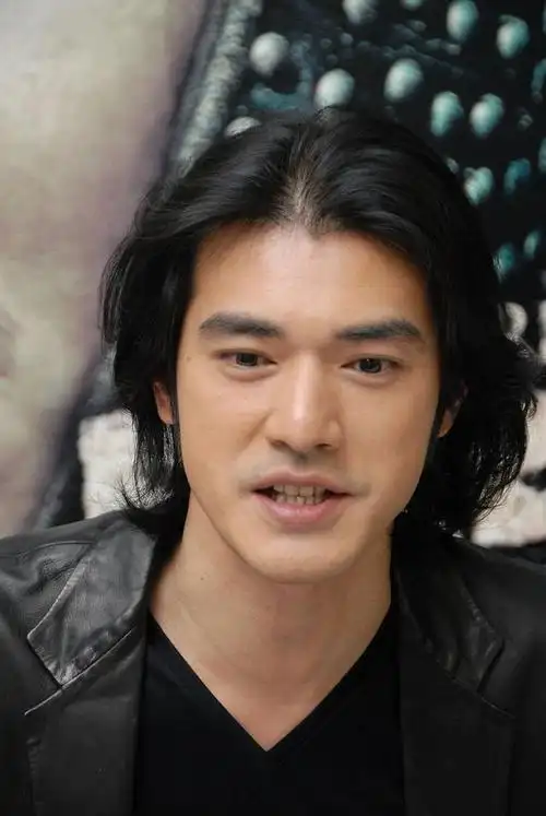 金城武,从银幕男神到田园隐士,他追求的幸福究竟是什么?