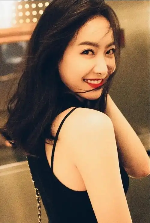 宋茜孟佳(同是南韩务工,比起同时代的宋茜,王霏霏和孟佳没红是意难平