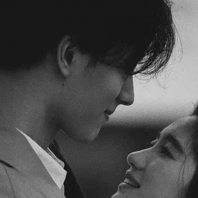 情侣头像黑白系最新版 高冷气质情侣黑白头像一男一女