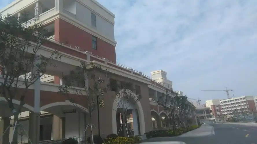 江苏省南通市通州区金海路靠近通州湾高级中学