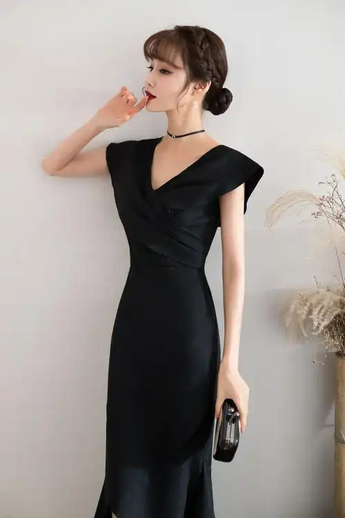 黑色晚礼服2020新款宴会年会主持人长款v领派对气质一字肩伴娘服