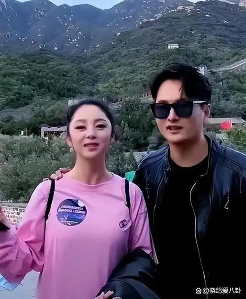 郭津彤因与云飞的婚姻成为舆论关注的焦点,她为何会与年长十岁且有