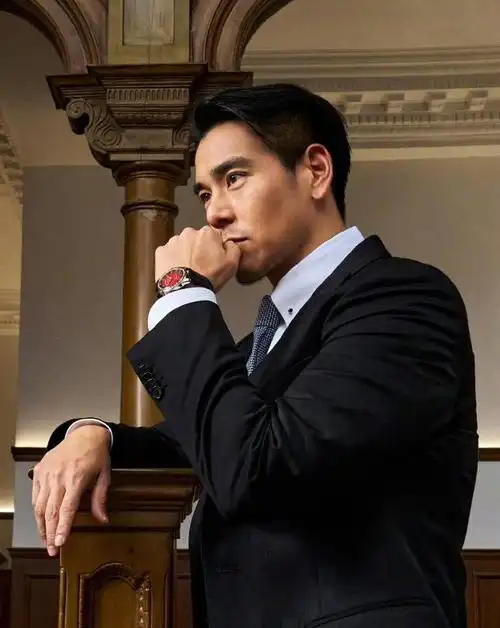 哇,真的有被帅到!有胡子的彭于晏谁不爱