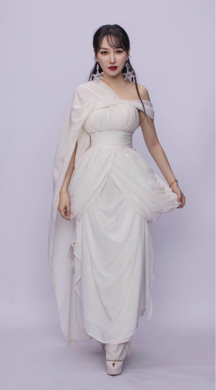 萨顶顶新风格诠释冰糖炖雪梨片尾曲当遇见你