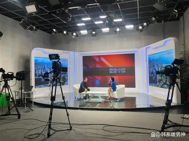 访谈节目,自媒体拍摄,虚拟发布会等,影棚內还可举办小型活动,演播室