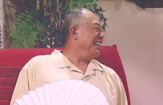 文兴宇爷爷也有很多的职称,国家一级演员,表演艺术家,中央实验话剧院