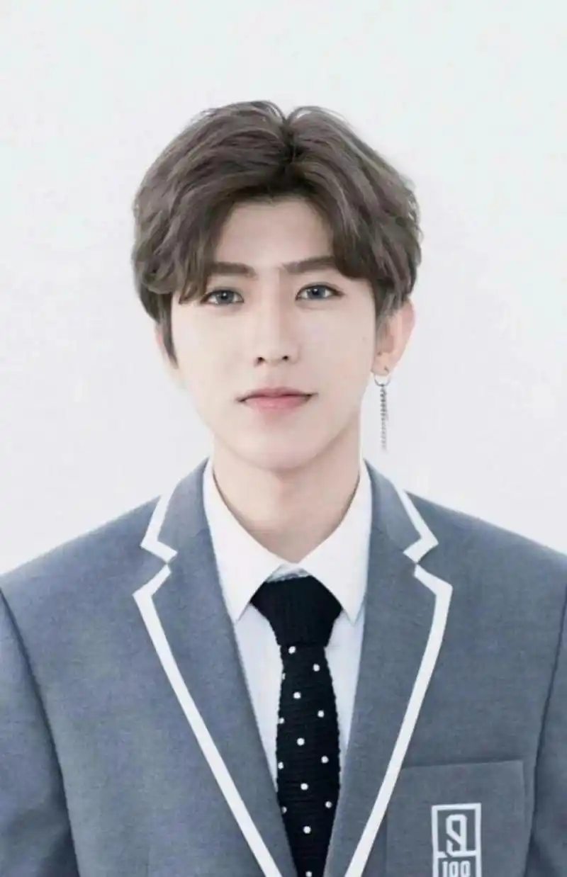 蔡徐坤经纪人 蔡徐坤广告代言商演 蔡徐坤出场费