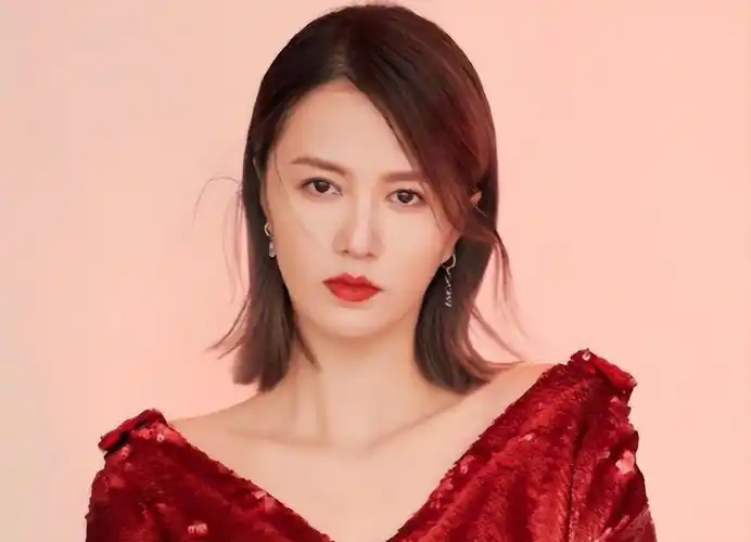 歌手谭维维父亲早逝无法接受母亲的新恋情婚姻让她变柔软