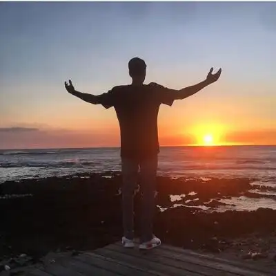 贾斯丁比伯 背影大海 头像