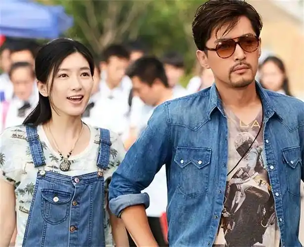 胡歌与老婆黄曦宁亲密照曝光,登记结婚时已怀孕五个月_薛佳凝_网友