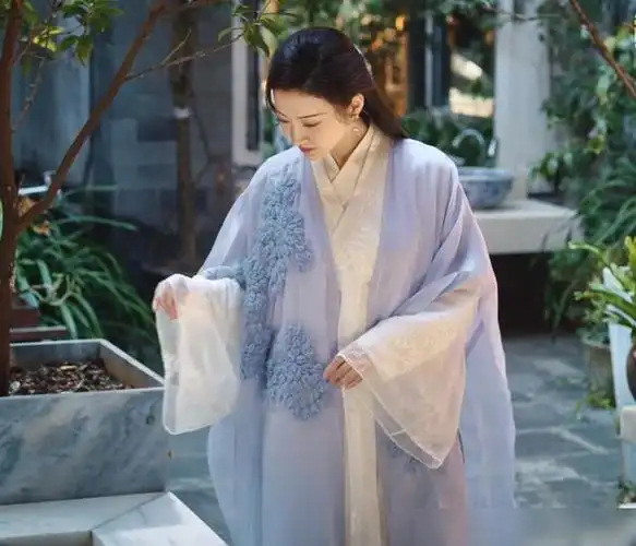 司藤的衣服也太好看了而且每套衣服都有单独的配饰