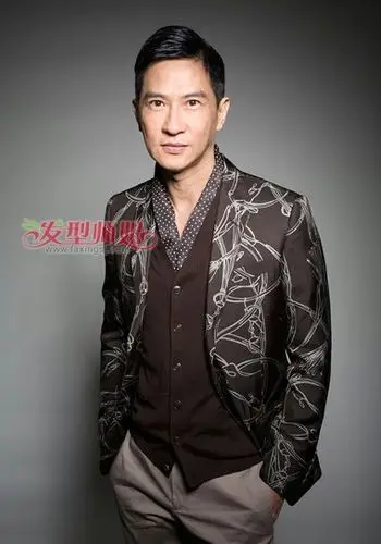 男明星张家辉侧分发属于什么类型 2018演员新侧分发型示范(3)