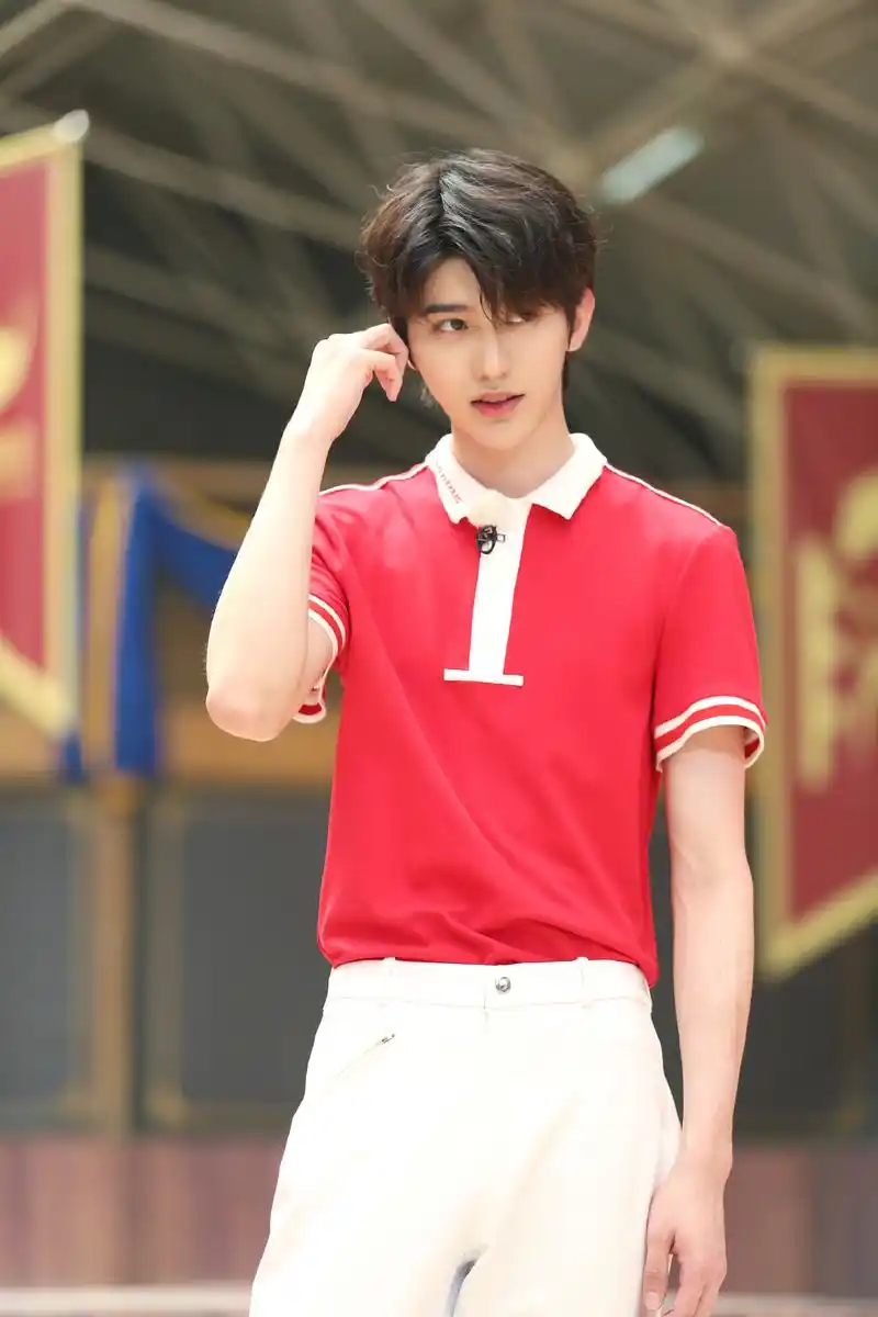 [消息]《奔跑吧》第九期播出 蔡徐坤身骑白马满足所有幻想