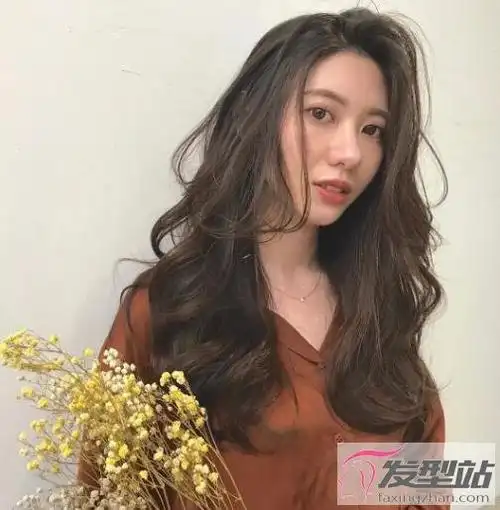 长发女生流行烫什么卷 女神卷发示范任意一款都好美_发型站_最新流行