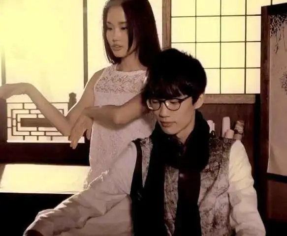 娱记曝黄龄公开恋情内幕跟许嵩准备结婚已被男方默认是儿媳