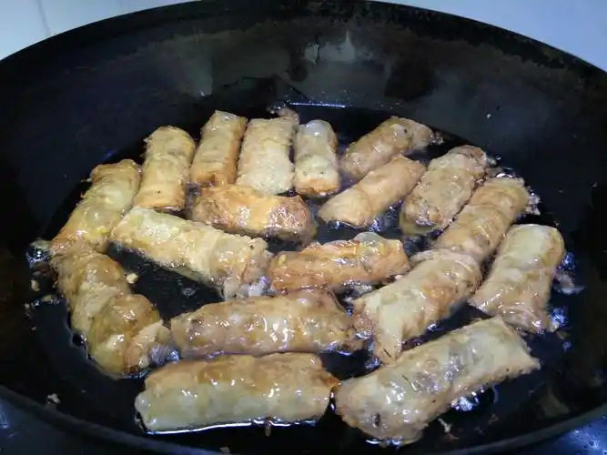 江西省抚州市南丰县特色小吃——油炸纸包