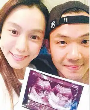 范玮琪与黑人终宣布怀孕三个月,而且是双胞胎.