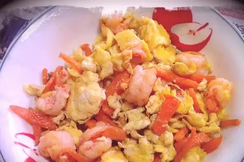 红萝卜虾仁炒蛋