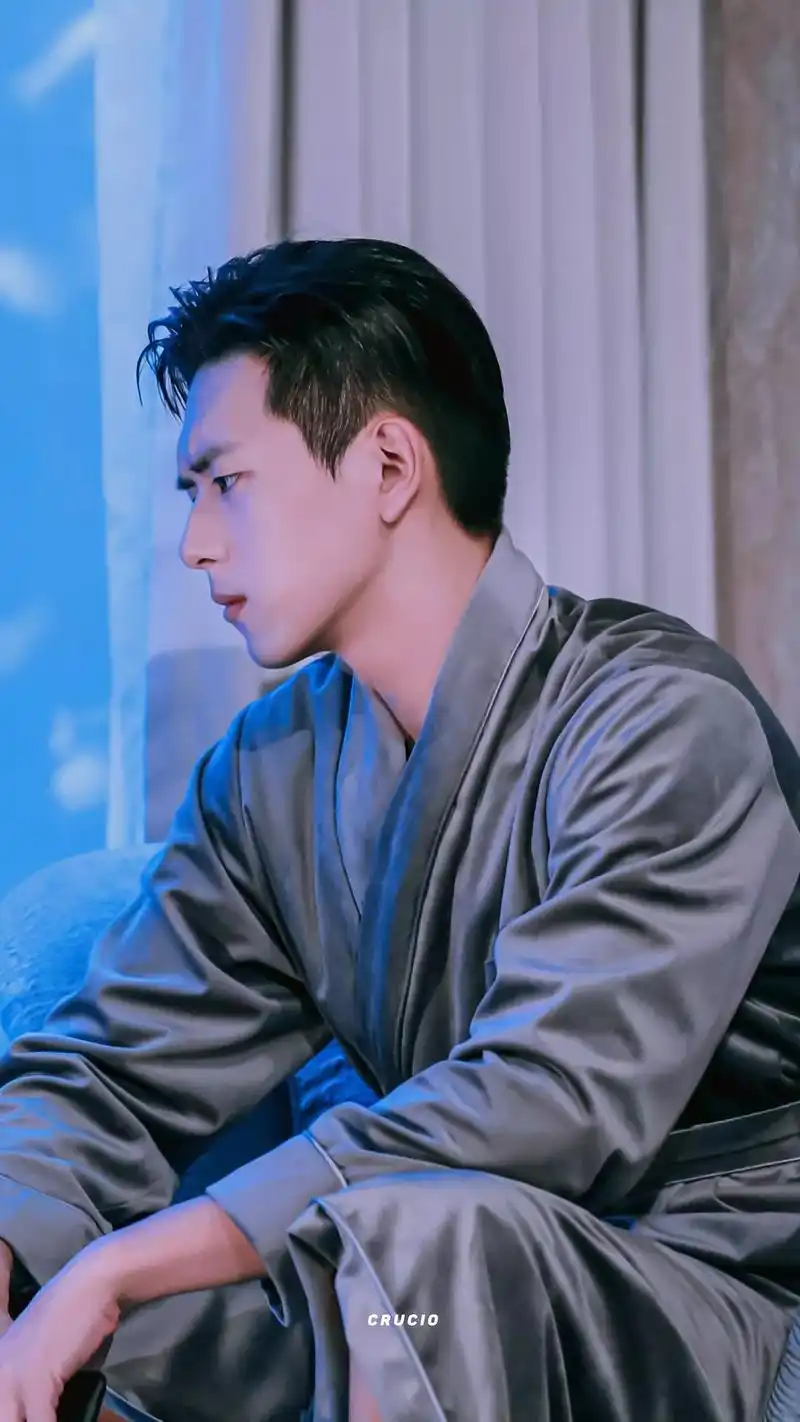 抖音李现特辑手机壁纸_李现写真手机壁纸高清