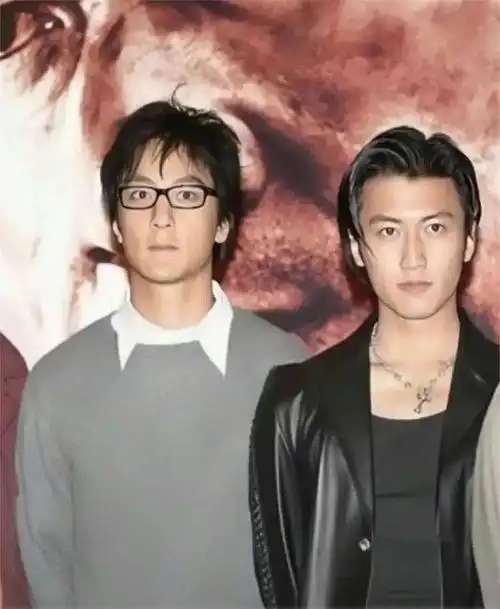 谢霆锋年轻时有多帅?与吴彦祖合影那年24岁,五官清秀气质不凡