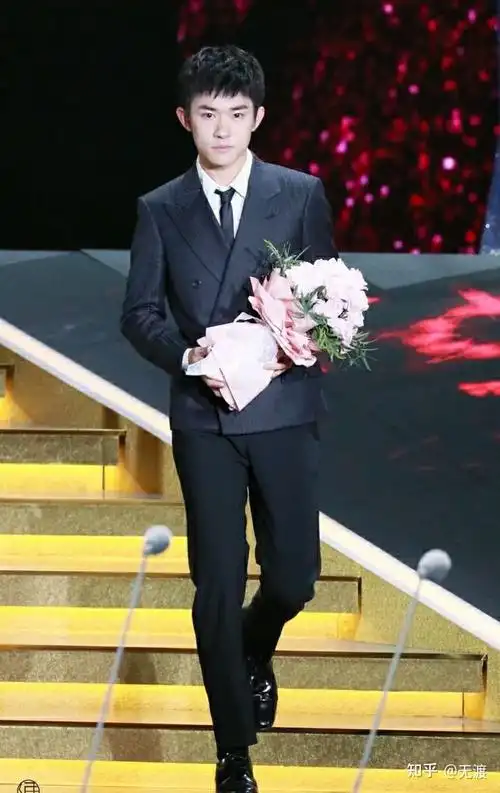 理性讨论易烊千玺身高多少