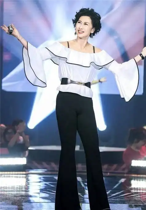 叶倩文嫁大14岁的林子祥婚内成功上位婚后分居无儿女图什么