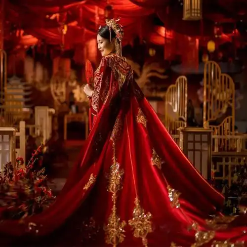 秀禾服新娘2021款中式婚礼长披风古装嫁衣礼服披肩凤冠霞帔大拖尾