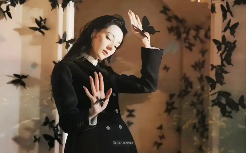 迪丽热巴|化茧成蝶,振翅飞翔于这曼妙的世界之中