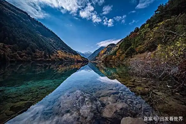 九寨沟是全国著名的风景区,有九寨归来不看水之说,作为世界自然遗产