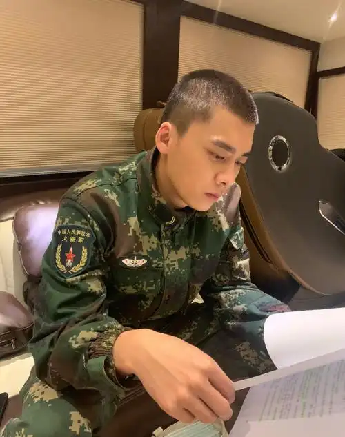 影视剧中的寸头帅哥