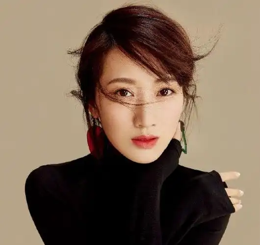 阔太李念写真曝光,是被富豪老公宠溺的幸福女人,3岁还是少女模