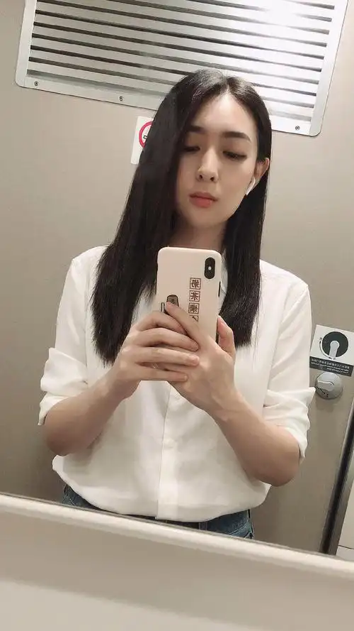 p>少司命(jessi),原名楼梦茜,1992年10月31日出生于浙江省 a target=