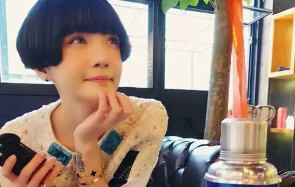 高晓松嫩妻徐粲金海量私照组图